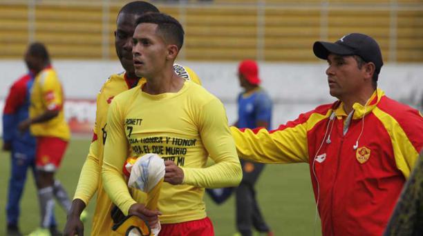 Los jugadores de Aucas durante su partido en la serie B ante Olmedo. Foto: Galo Paguay / ÚN