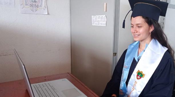 Alisson Shibel Díaz es una de las nuevas bachilleres. Ella se graduará en la Unidad Educativa 24 de Julio, de Pacto. Foto: Cortesía de la Subsecretaría de Educación de Quito